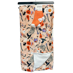 Modern Kids 2PC SET - Halloween Theme Cozy Blanket & Ultra Soft Cozy Socks
